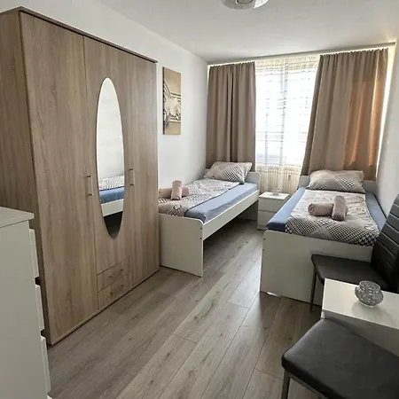 Modernes Mit Balkon 公寓