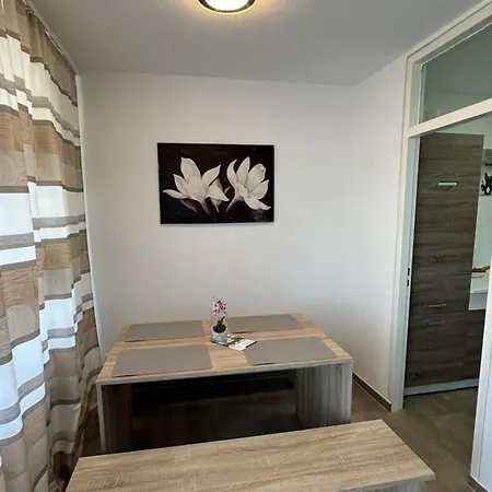 Modernes Mit Balkon 公寓 *